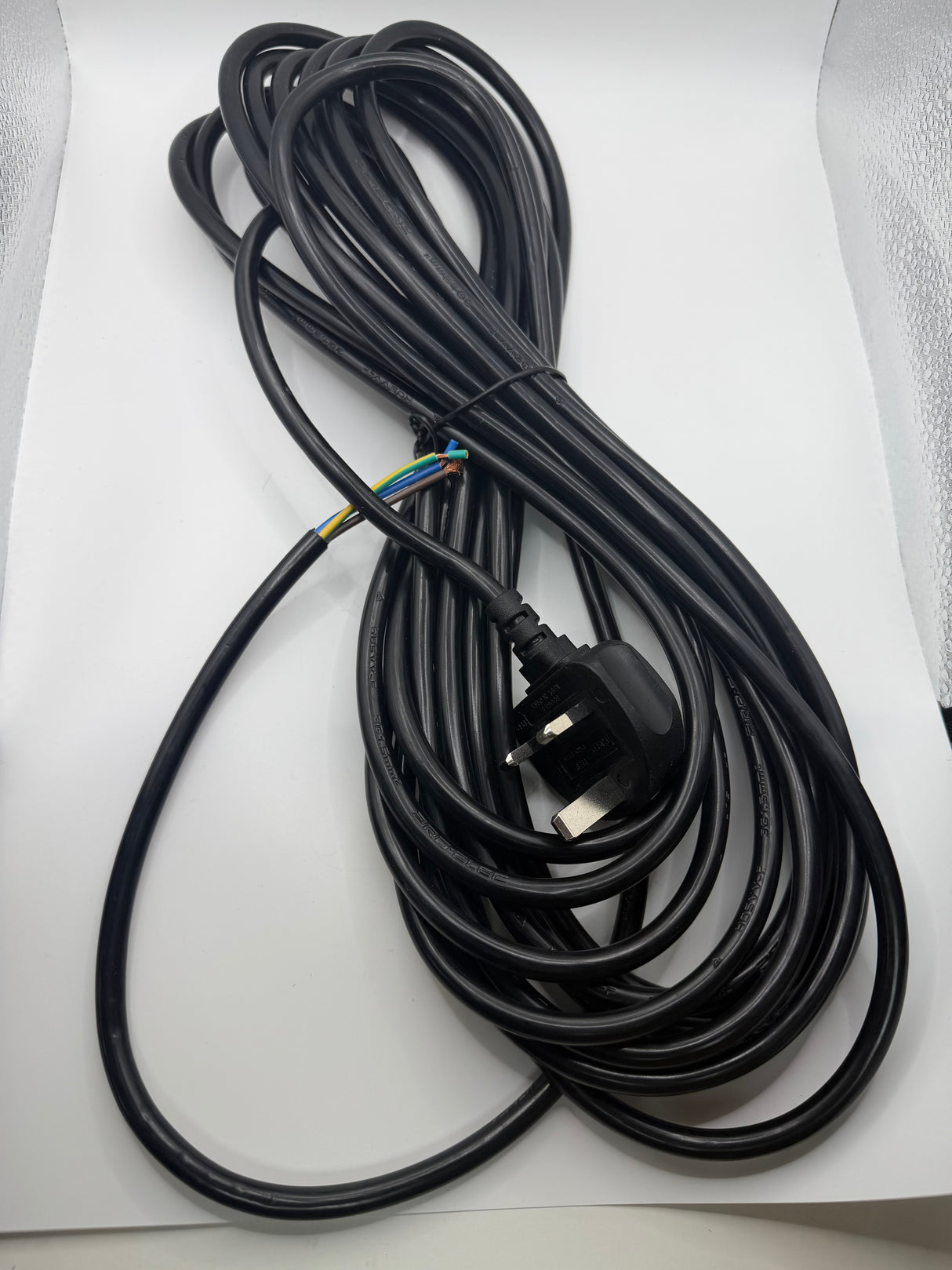 Black Mains Power Lead 10M (Moulded Plug)